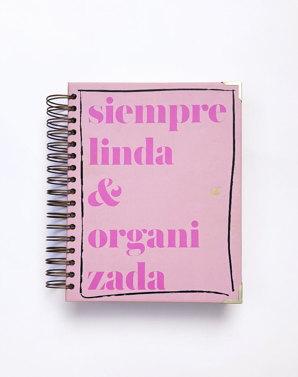 Agenda rosa sin fechas Guapa y Organizada con tapa dura y detalles dorados